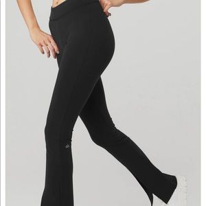 Alo airbrush high-waist flutter leggings